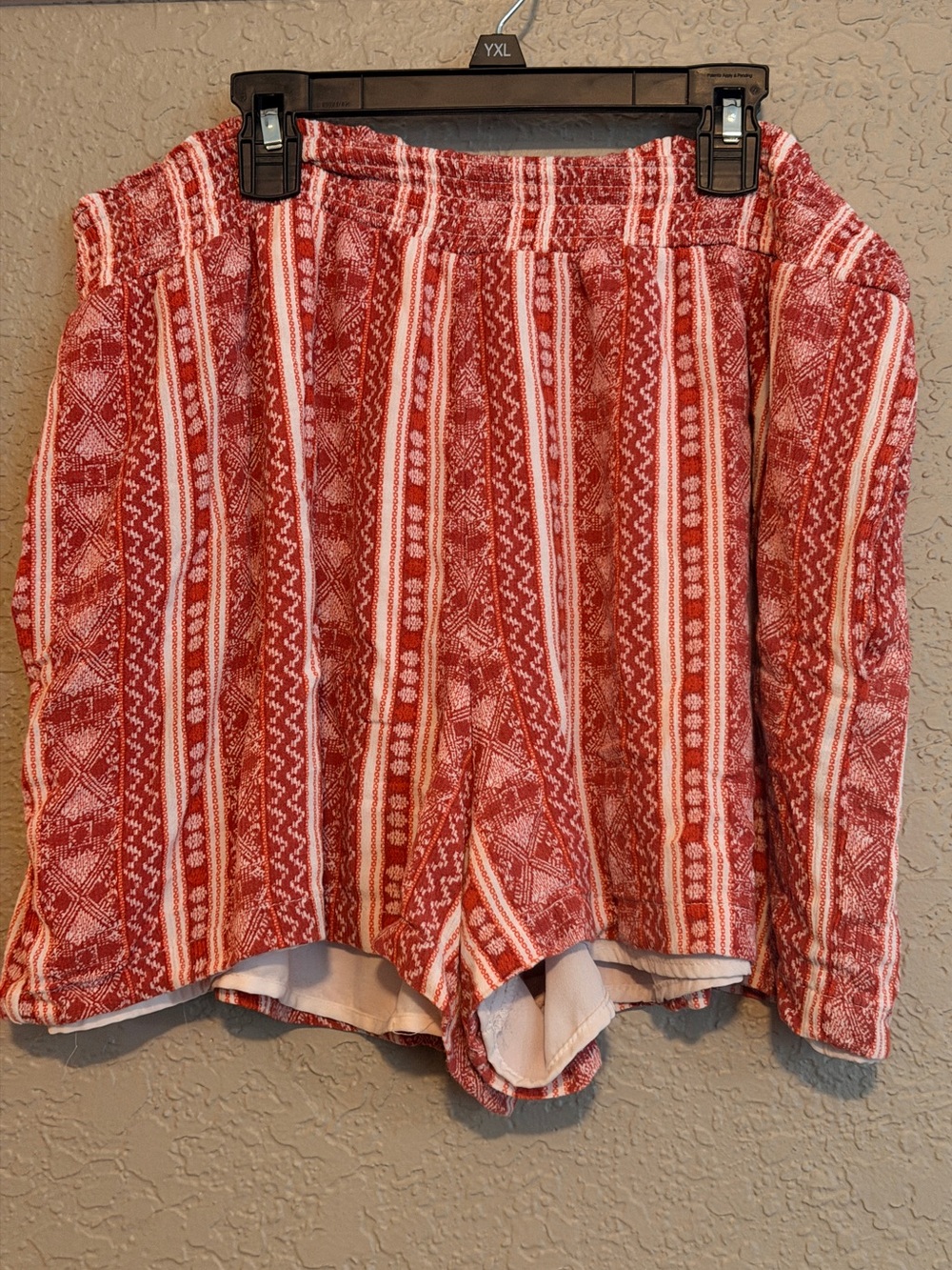 Knox Rose Red Patterned Women's Casual Shorts
